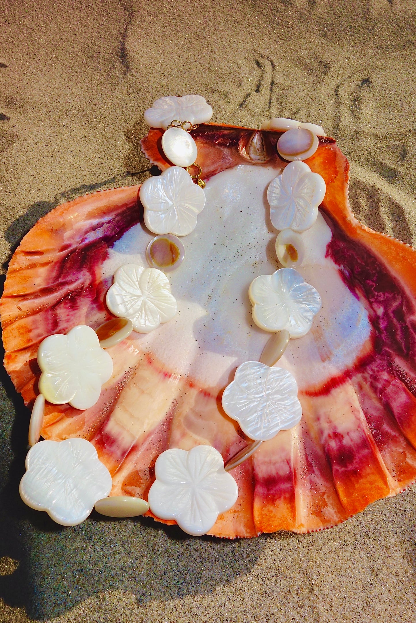 Luna Flora Shell Necklace