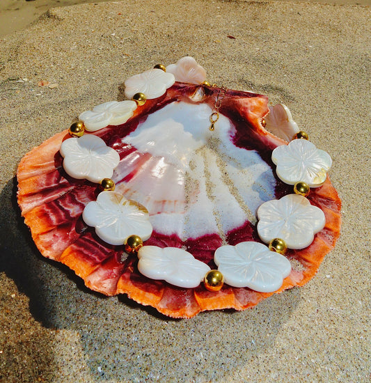 Golden Bloom Shell Necklace