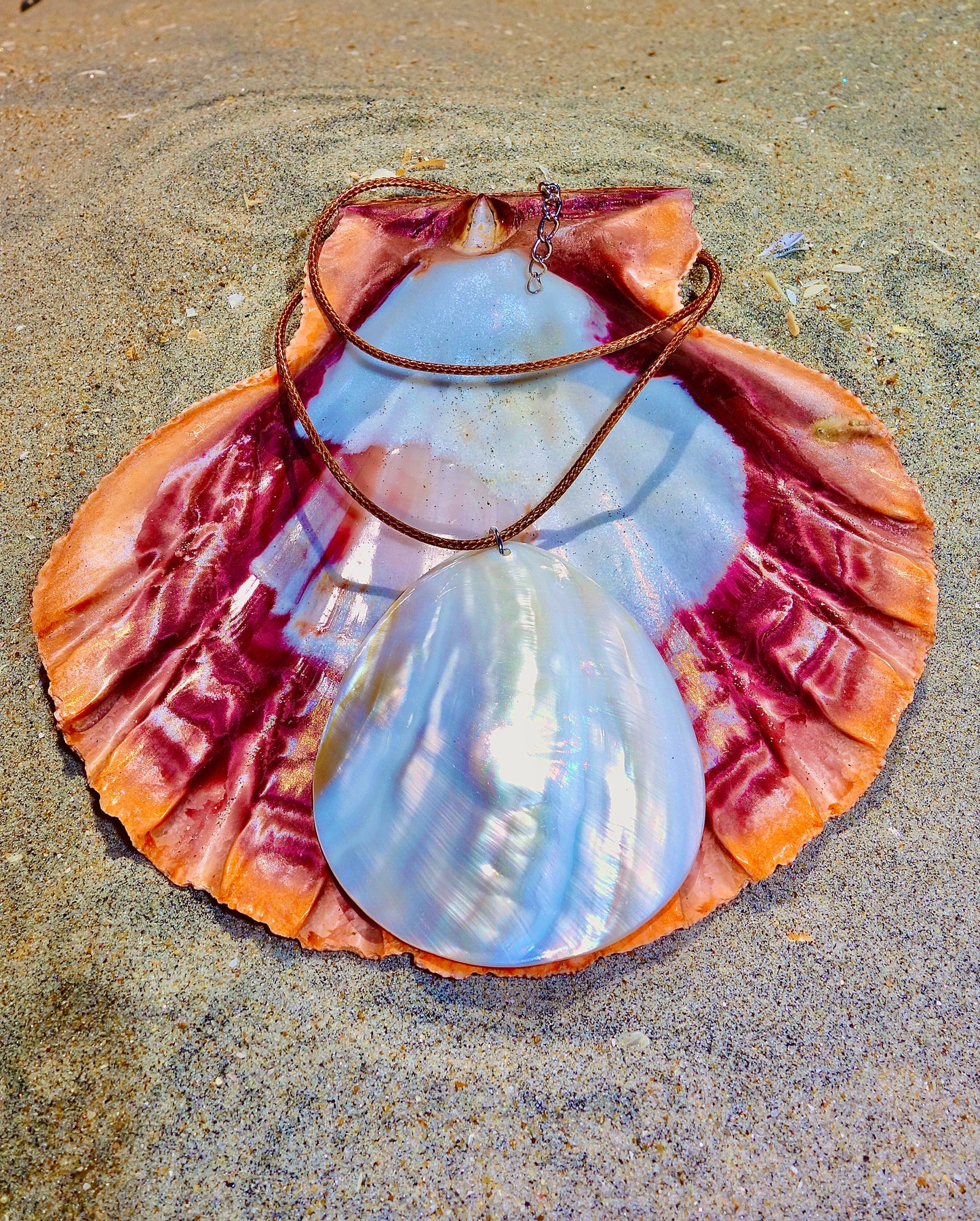 Oceana Shell Pendant Necklace